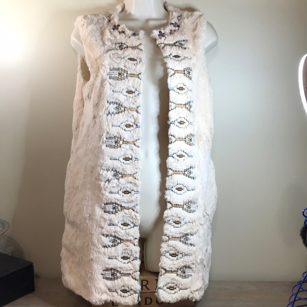 🍅 Flying Tomato 🍅…Women’s Small…Beige Faux Fur Vest!
